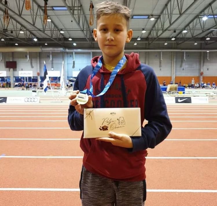 [Esimeste võistluste foto]